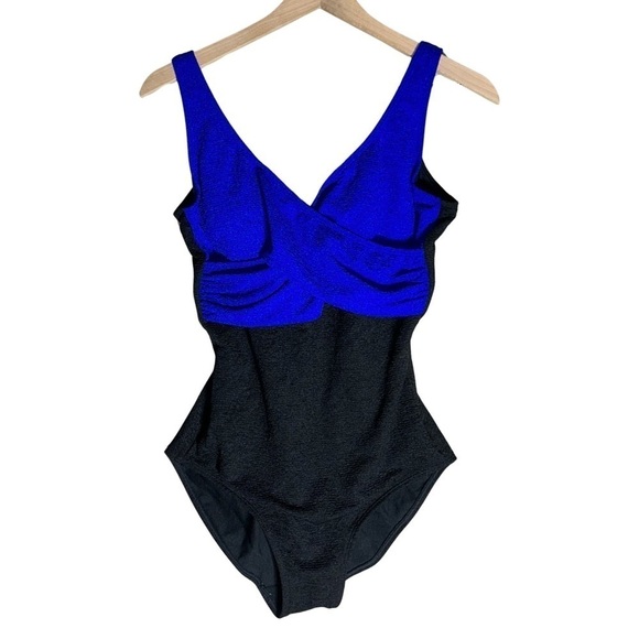 Sporti Textured Chlorine Resistant Front Twist Colorblock One Piece Slimsuit 12 - Picture 1 of 6